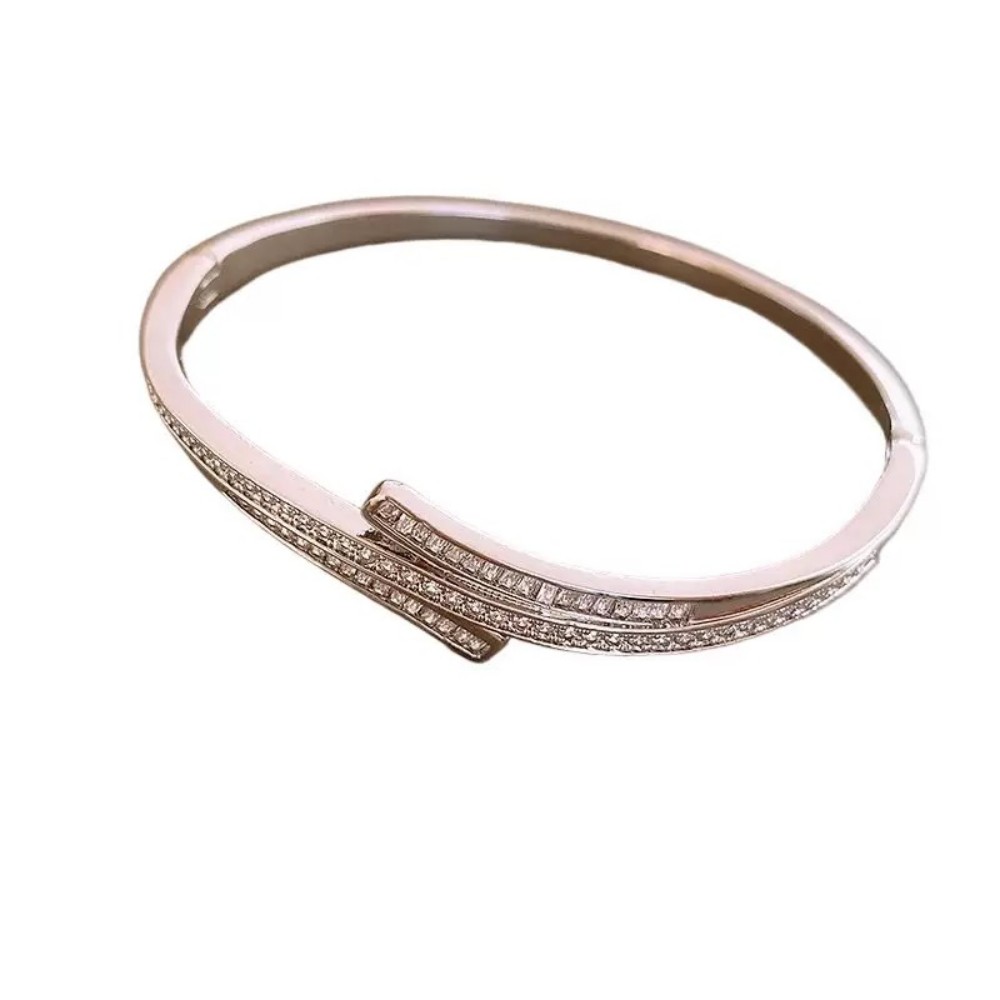 Bracelet ✨ Intertwined Starlight · Minimalist Diamond-Accented Bangle | Light Luxury & Versatile Style